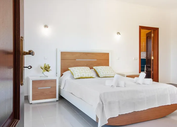 Wonderful Portuguese Casa Lombos Nova 3 Bedrooms Private Pool