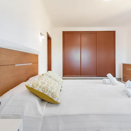 Wonderful Portuguese Casa Lombos Nova 3 Bedrooms Private Pool, Ac Pool Table Carvoeiro Carvoeiro (Lagoa)