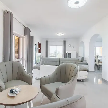 Wonderful Portuguese Casa Lombos Nova 3 Bedrooms Private Pool, Ac Pool Table Carvoeiro Villa *