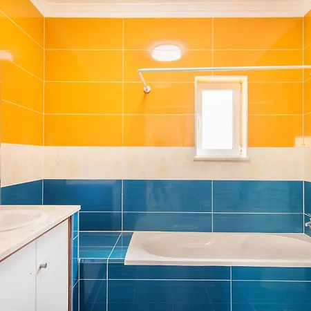 Wonderful Portuguese Casa Lombos Nova 3 Bedrooms Private Pool, Ac Pool Table Carvoeiro * Carvoeiro (Lagoa)