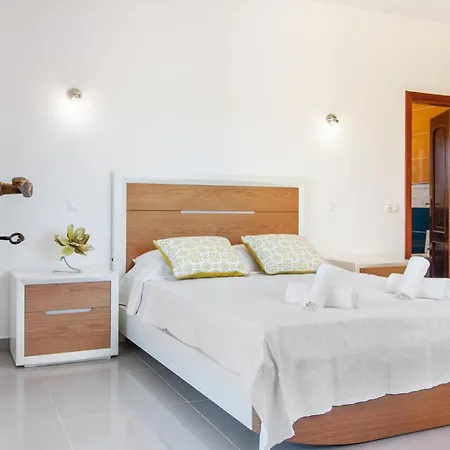 Wonderful Portuguese Casa Lombos Nova 3 Bedrooms Private Pool