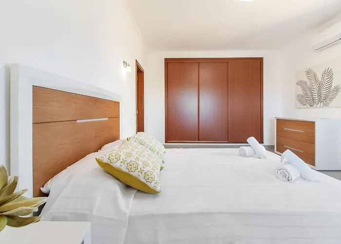 Wonderful Portuguese Casa Lombos Nova 3 Bedrooms Private Pool Villa